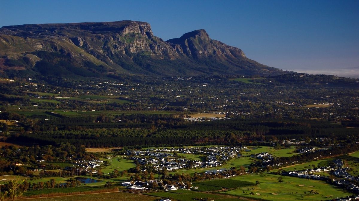 Why Cape Winelands Most Popular Holiday Destinations in The World